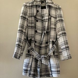 Beautiful black and white coat.